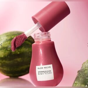 Glow Recipe Watermelon Glow Niacinamide Dewy Flush Serum
Berry flush